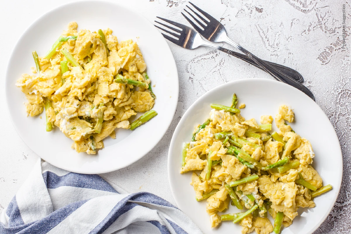 Scrambled Eggs with Asparagus and Ham